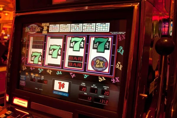 Live dealer table on koin404 login with professional dealer